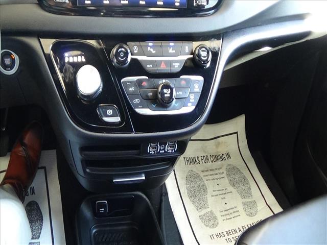 2025 Chrysler Pacifica Select:C6889