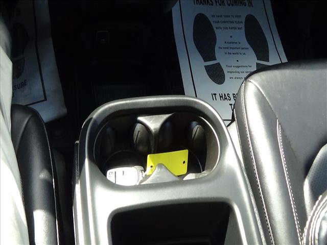 2025 Chrysler Pacifica Select:C6858