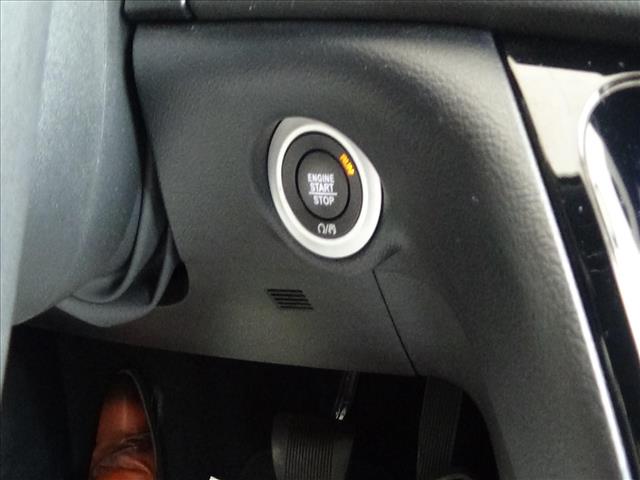 2025 Chrysler Pacifica Select:C6924