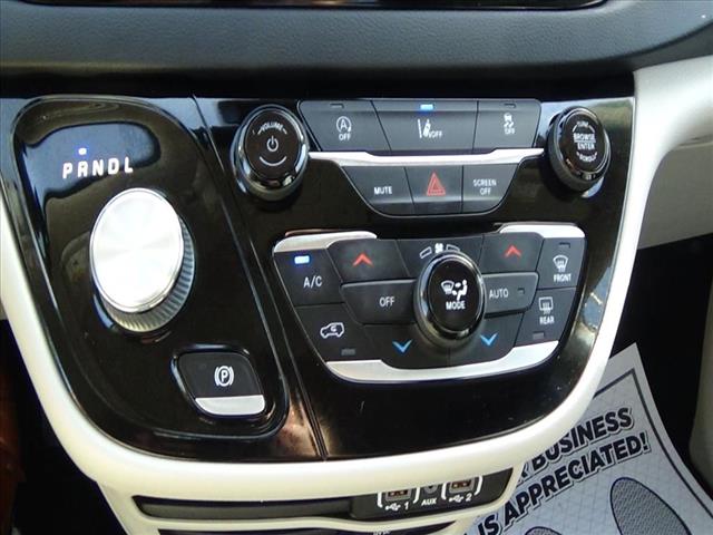 2024 Chrysler Voyager LX:C6451