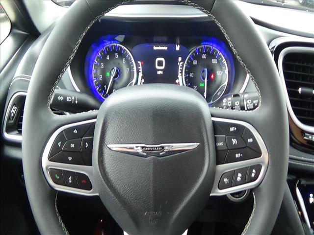 2026 Chrysler Pacifica Limited:C6989