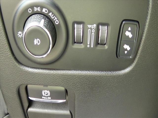 2024 Jeep Wagoneer Base:C6877