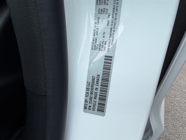 2027 Chrysler Pacifica Select:27-002
