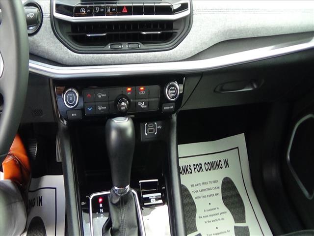 2025 Jeep Compass Latitude:C6867