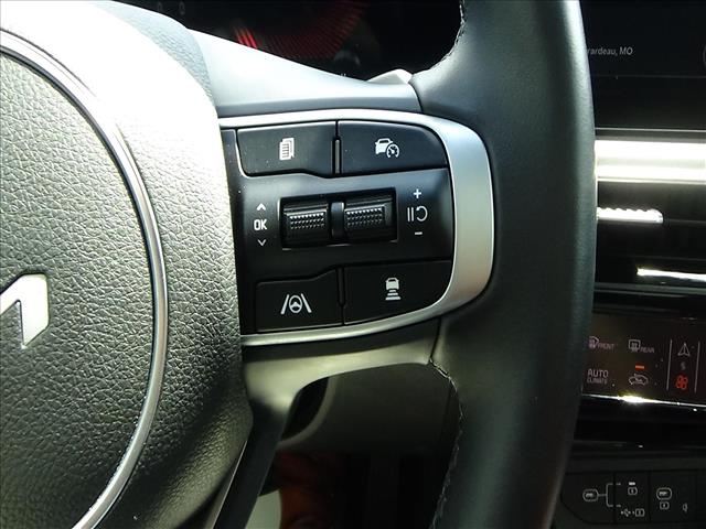 2025 Kia K5 GT-Line:26-143A