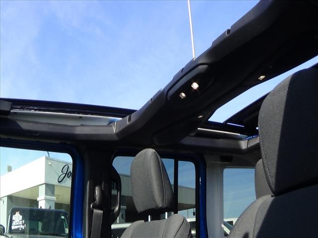 2024 Jeep Wrangler Willys:C6745