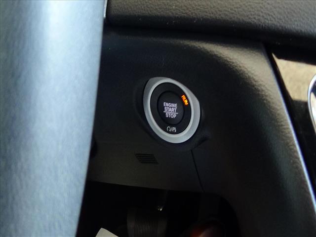 2025 Chrysler Pacifica Select:C6889