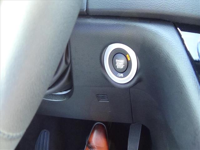 2025 Chrysler Pacifica Select:C6890