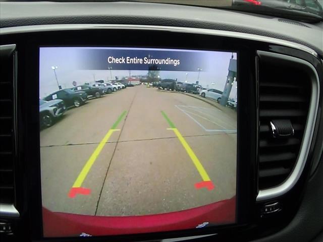 2025 Chrysler Pacifica Select:C6856