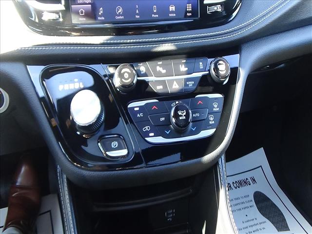 2026 Chrysler Pacifica Limited:C6983