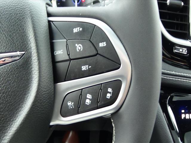 2026 Chrysler Pacifica Limited:C6989