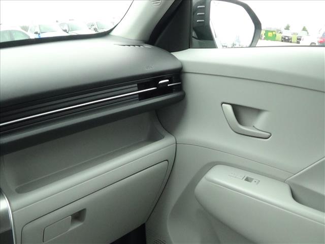 2025 Hyundai KONA SEL:C6776