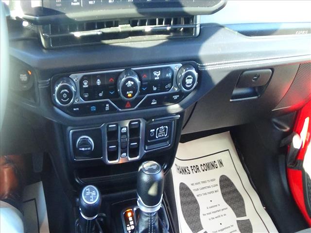 2025 Jeep Wrangler Sahara 4xe:C6974