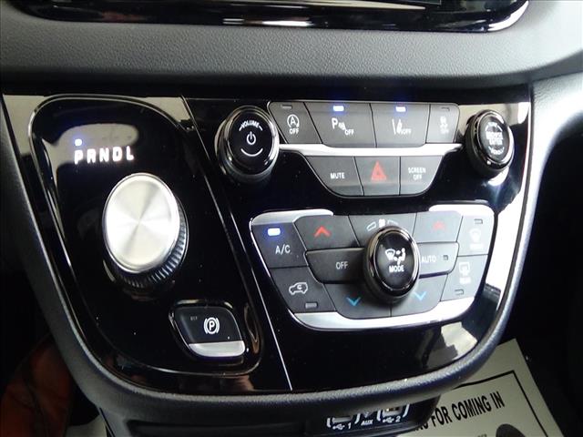 2025 Chrysler Pacifica Select:C6924