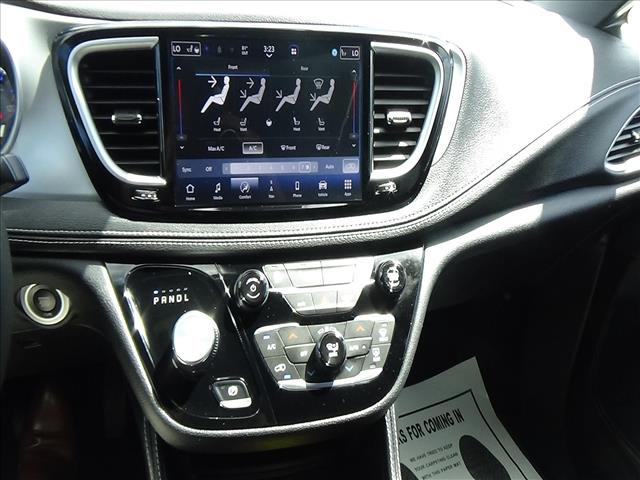 2026 Chrysler Pacifica Limited:C6985