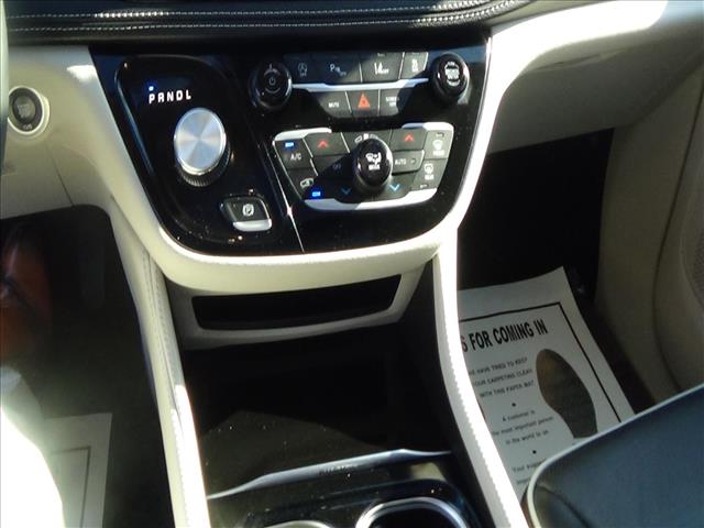 2024 Chrysler Pacifica Limited:C6908