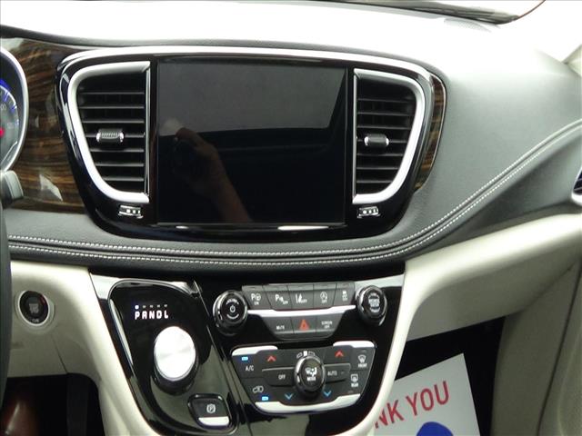 2024 Chrysler Pacifica Limited:C6914
