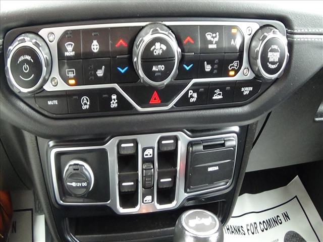 2024 Jeep Wrangler Sahara:C6909