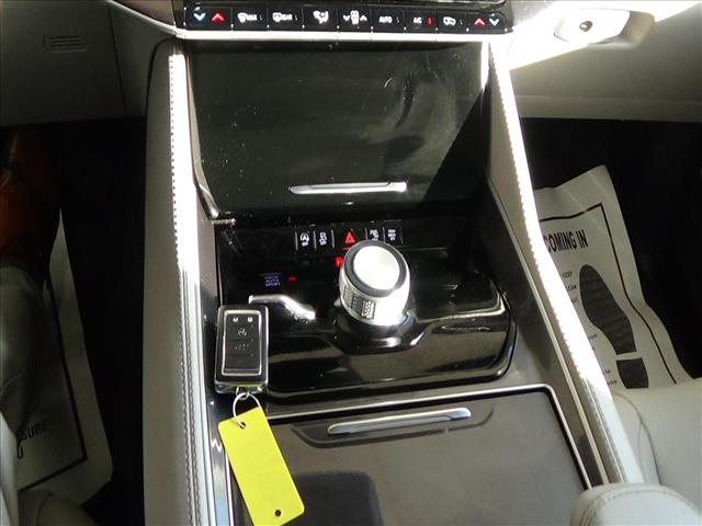 2024 Jeep Wagoneer Base:C6876