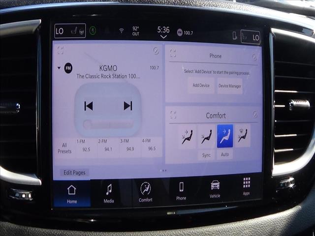 2025 Chrysler Pacifica Select:C6947