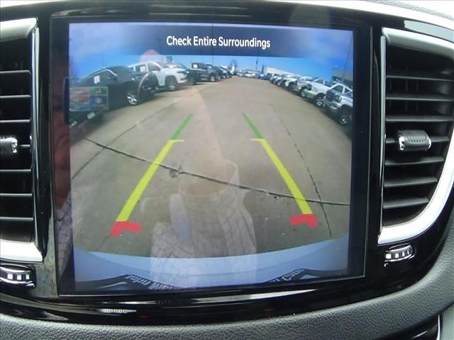 2025 Chrysler Pacifica Select:C6855