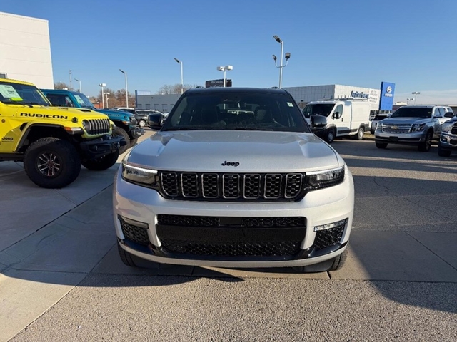 2025 Jeep Grand Cherokee L Summit:25-236