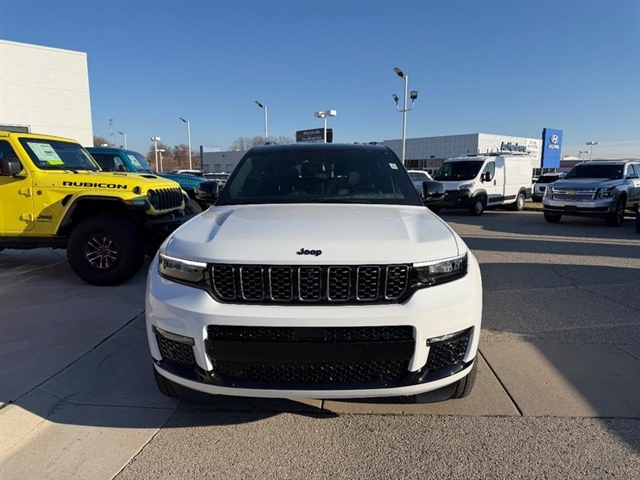 2025 Jeep Grand Cherokee L Summit:25-237