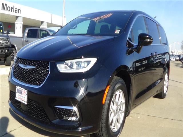 2025 Chrysler Pacifica Select:C6889