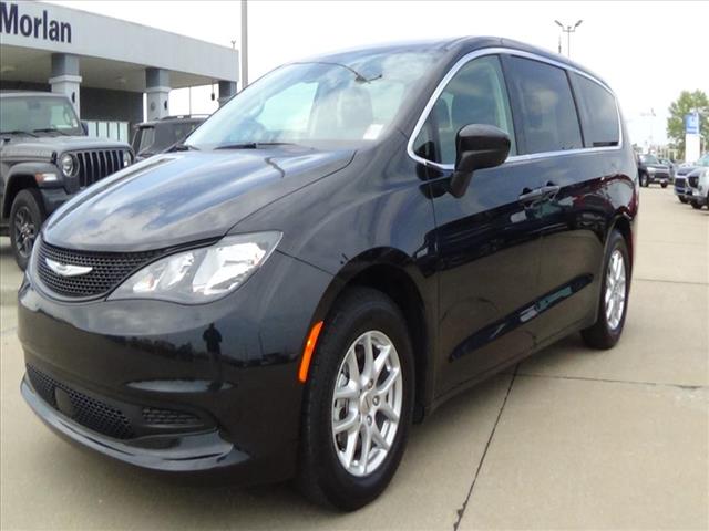 2024 Chrysler Voyager LX