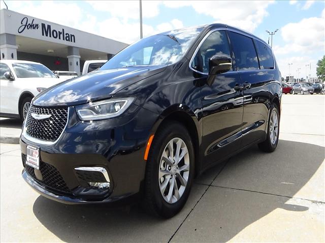 2026 Chrysler Pacifica Limited:C6985