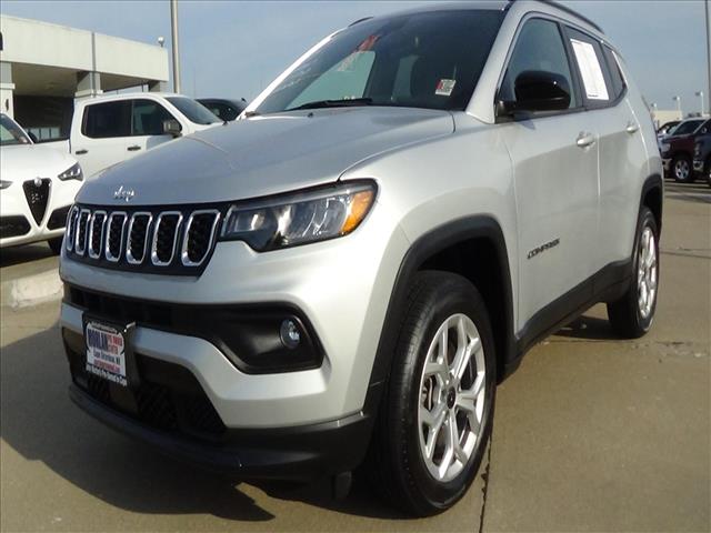 2025 Jeep Compass Latitude:C6869