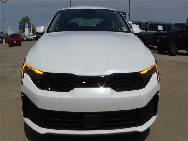 2025 Kia K5 LXS:C6880