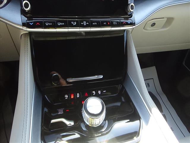 2025 Jeep Wagoneer L Base:C7123