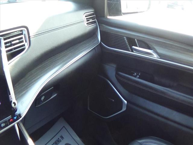 2024 Jeep Wagoneer L Series II:C6538