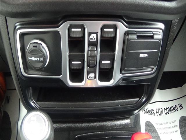 2024 Jeep Wrangler Sahara:C6909