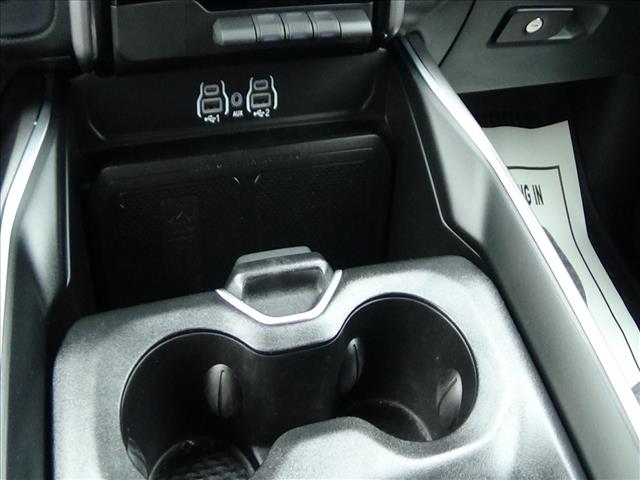 2025 RAM 1500 Big Horn:C6975