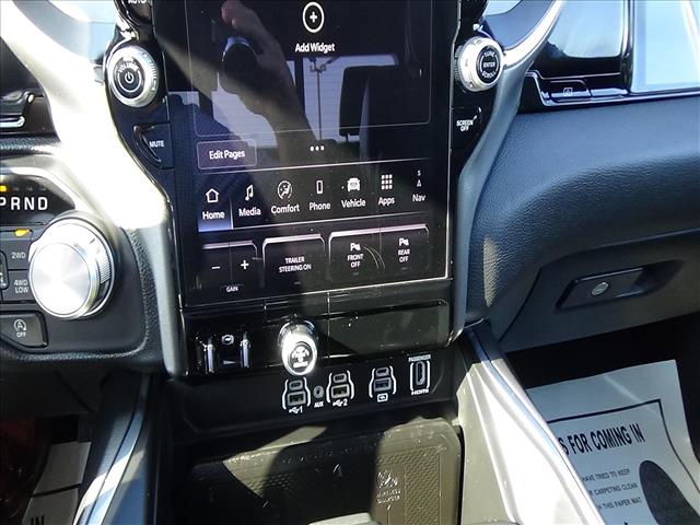 2025 RAM 1500 Laramie:C7070