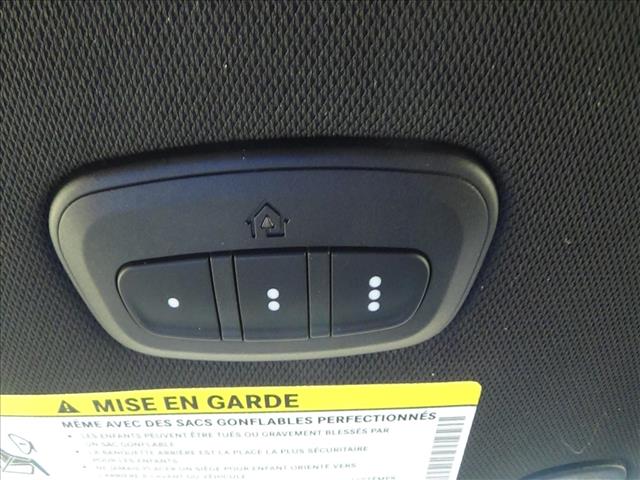 2025 Chrysler Pacifica Select:C6949