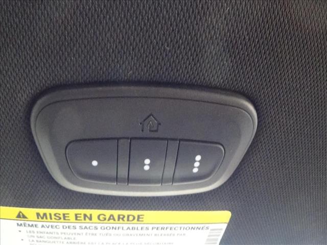 2025 Chrysler Pacifica Select:C6924