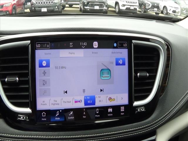 2024 Chrysler Pacifica Limited:C6914