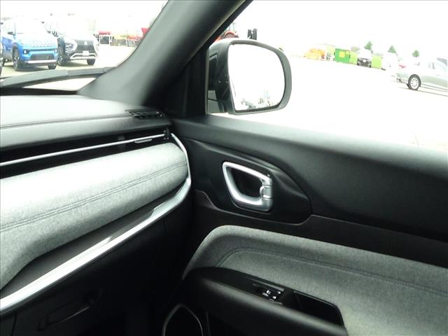 2025 Jeep Compass Latitude:C6850