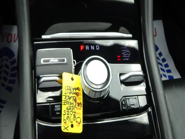 2025 Jeep Grand Cherokee L Summit:C6769