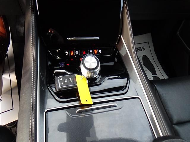2024 Jeep Wagoneer L Base:C7016