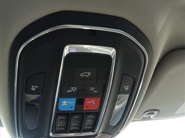 2025 Jeep Wagoneer Base:C6978