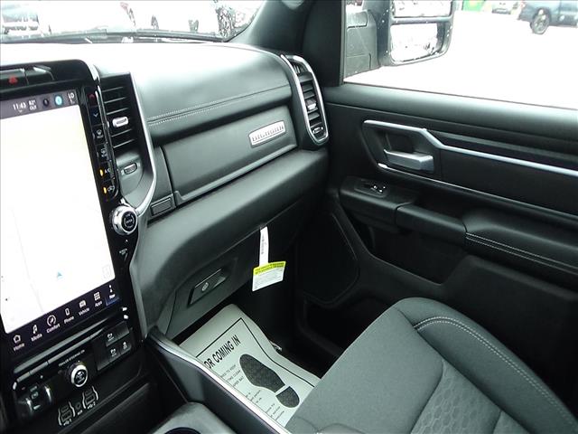2025 RAM 1500 Big Horn:C7052