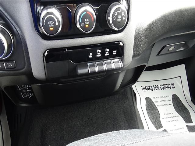 2025 RAM 1500 Warlock:C7033