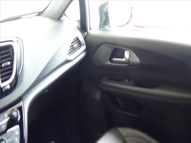 2025 Chrysler Pacifica Select:C6924