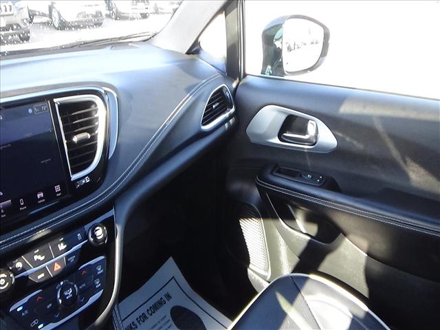 2026 Chrysler Pacifica Limited:C6983