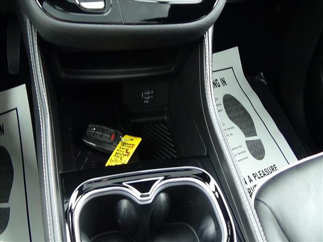 2026 Chrysler Pacifica Limited:C6989