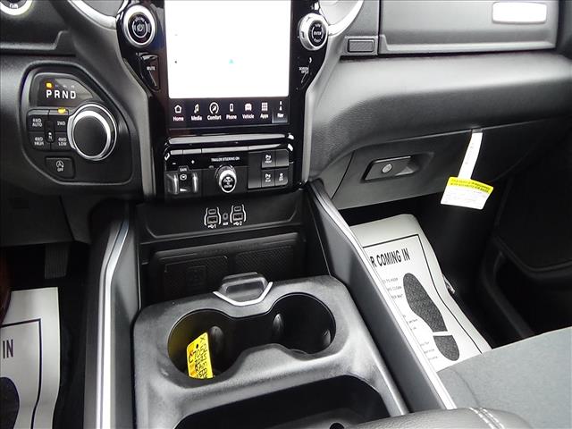 2025 RAM 1500 Big Horn:C7052